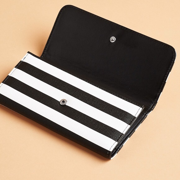 Brand new Kut from the Kloth Slim Stripped Wallet - Picture 4 of 4